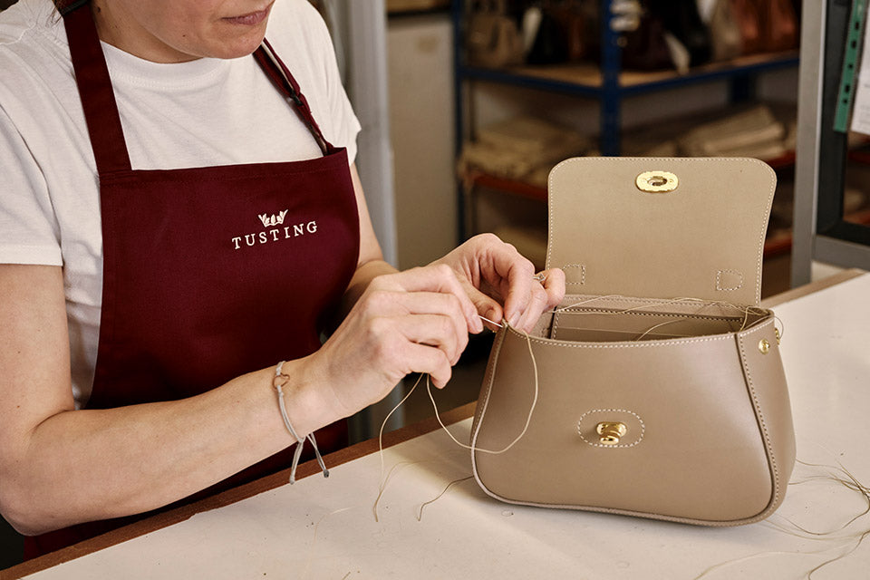 Hand stitching a Tusting Mini Holly